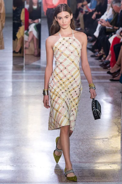 Look 46